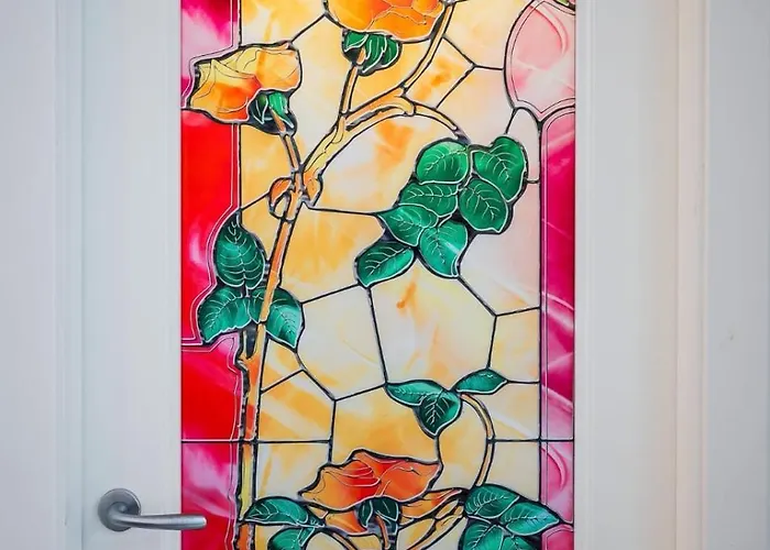 Le Cinque Rose Airport Apartment